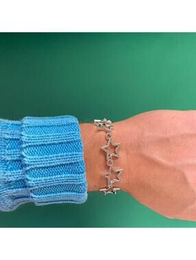 Y2k style silver star bracelet. Adjustable. Cool design. Nice quality and